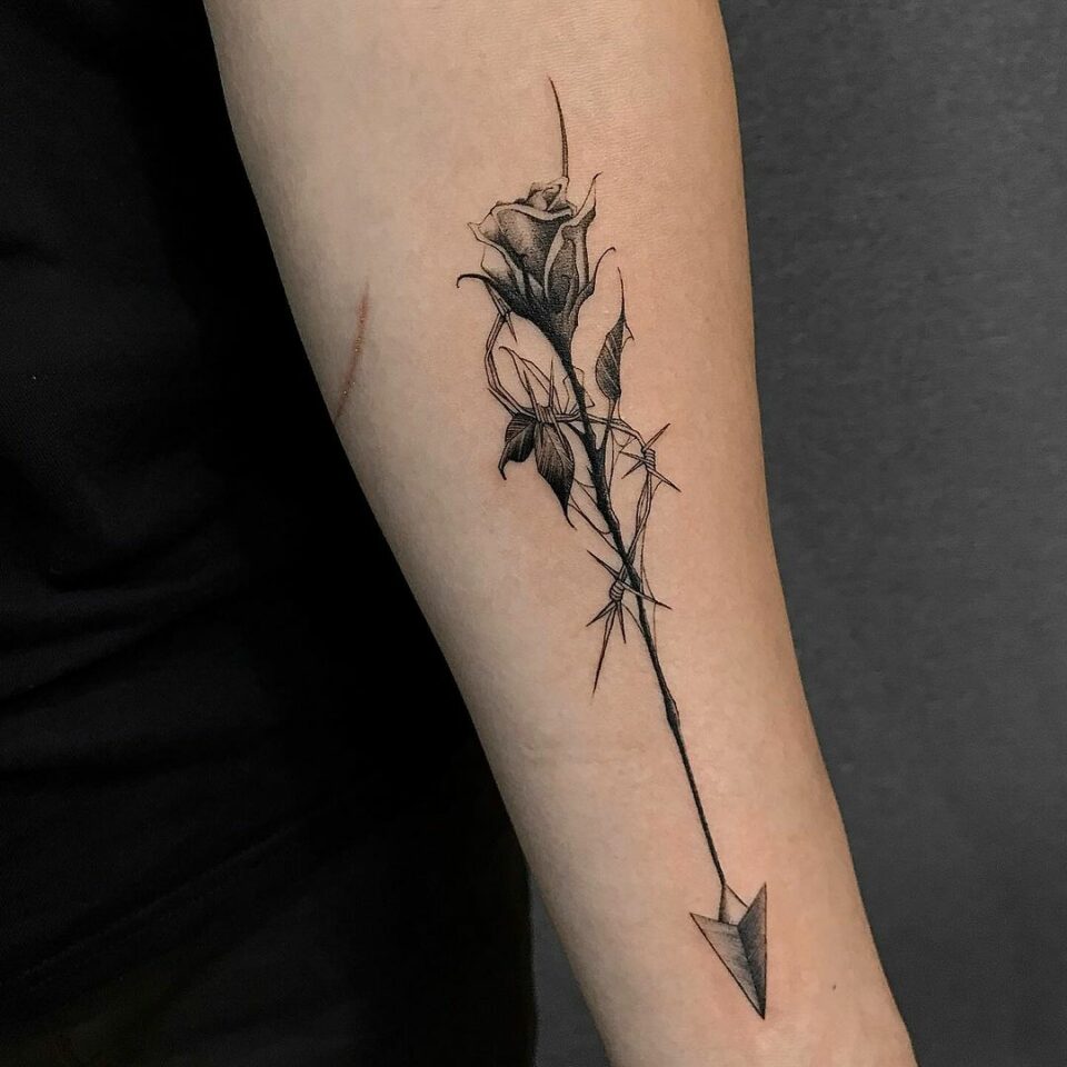 Rose arrow