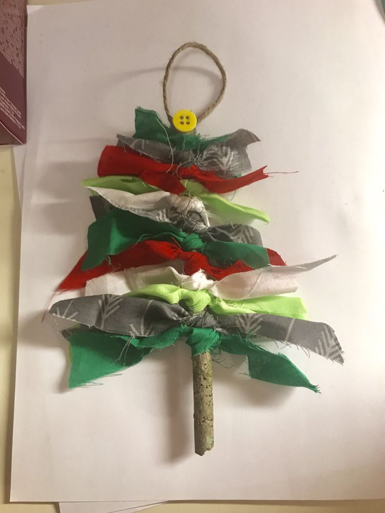 DIY Primitive Scrap Fabric Tree Ornaments.