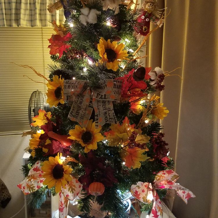 Awesome Thanksgiving Tree.