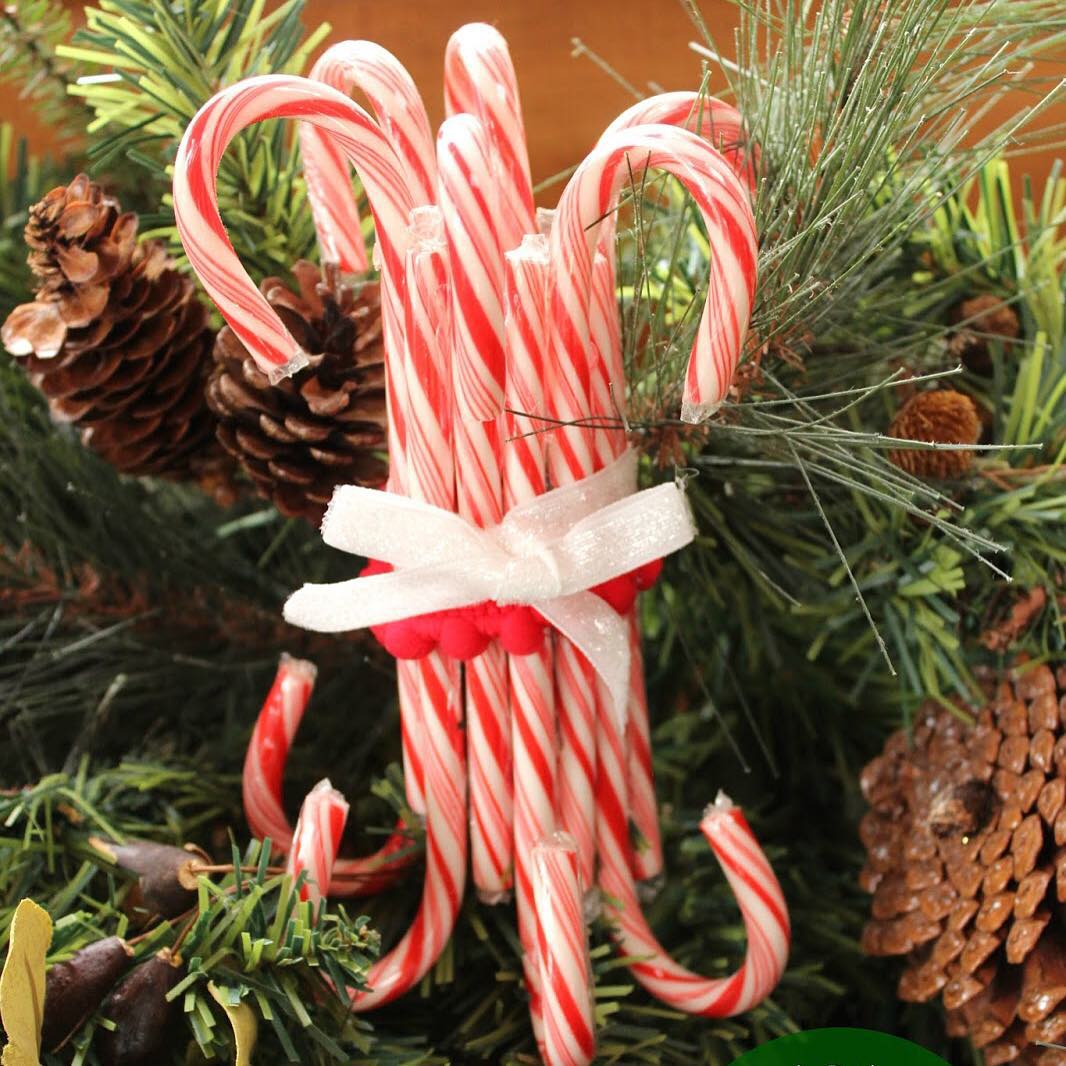 Make an oh-so-simple and pretty Candy Cane Tree Topper!