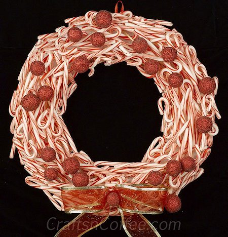 Mini Candy Cane Wreath from Crafts N Coffee