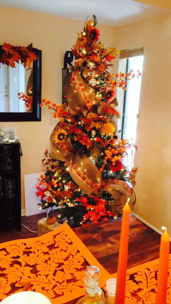 The smaller tree my dining room decorated for the harvest season.