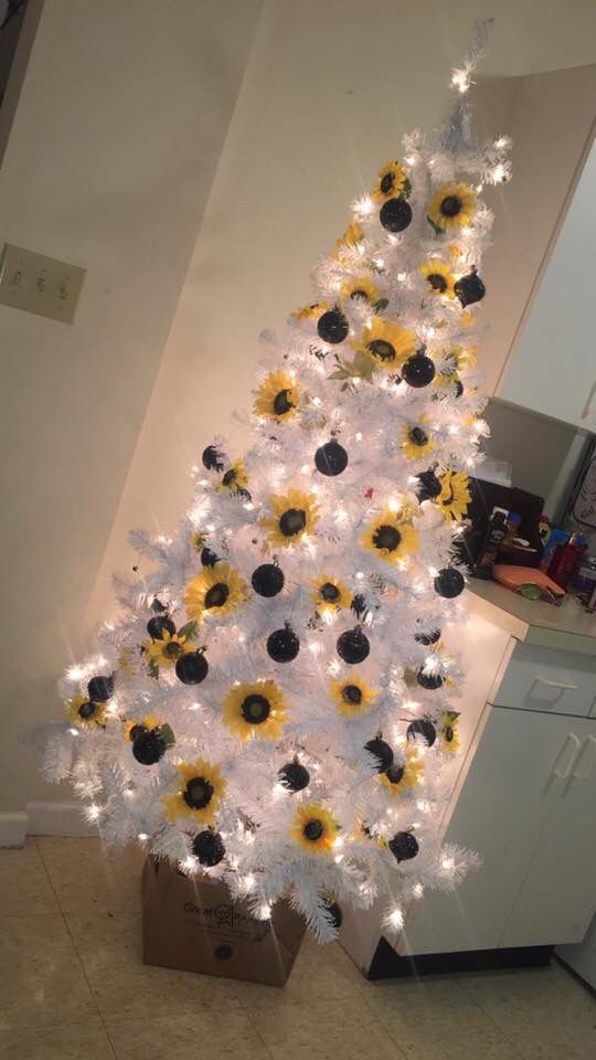 White and Sunflower Christmas Tree.