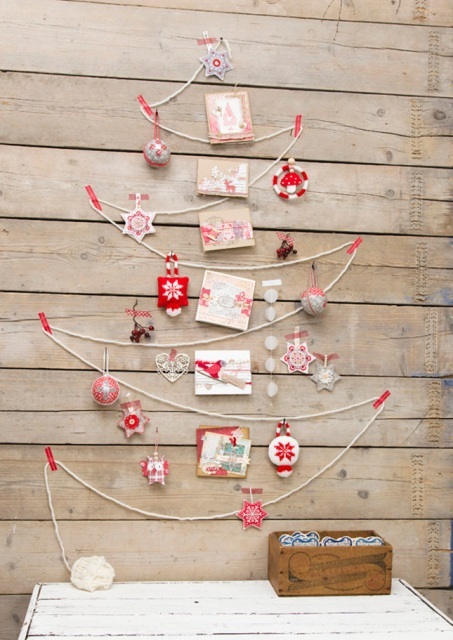 Yarn Christmas Wall Tree.