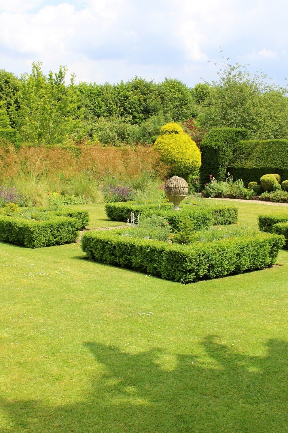 Geometrical hedges