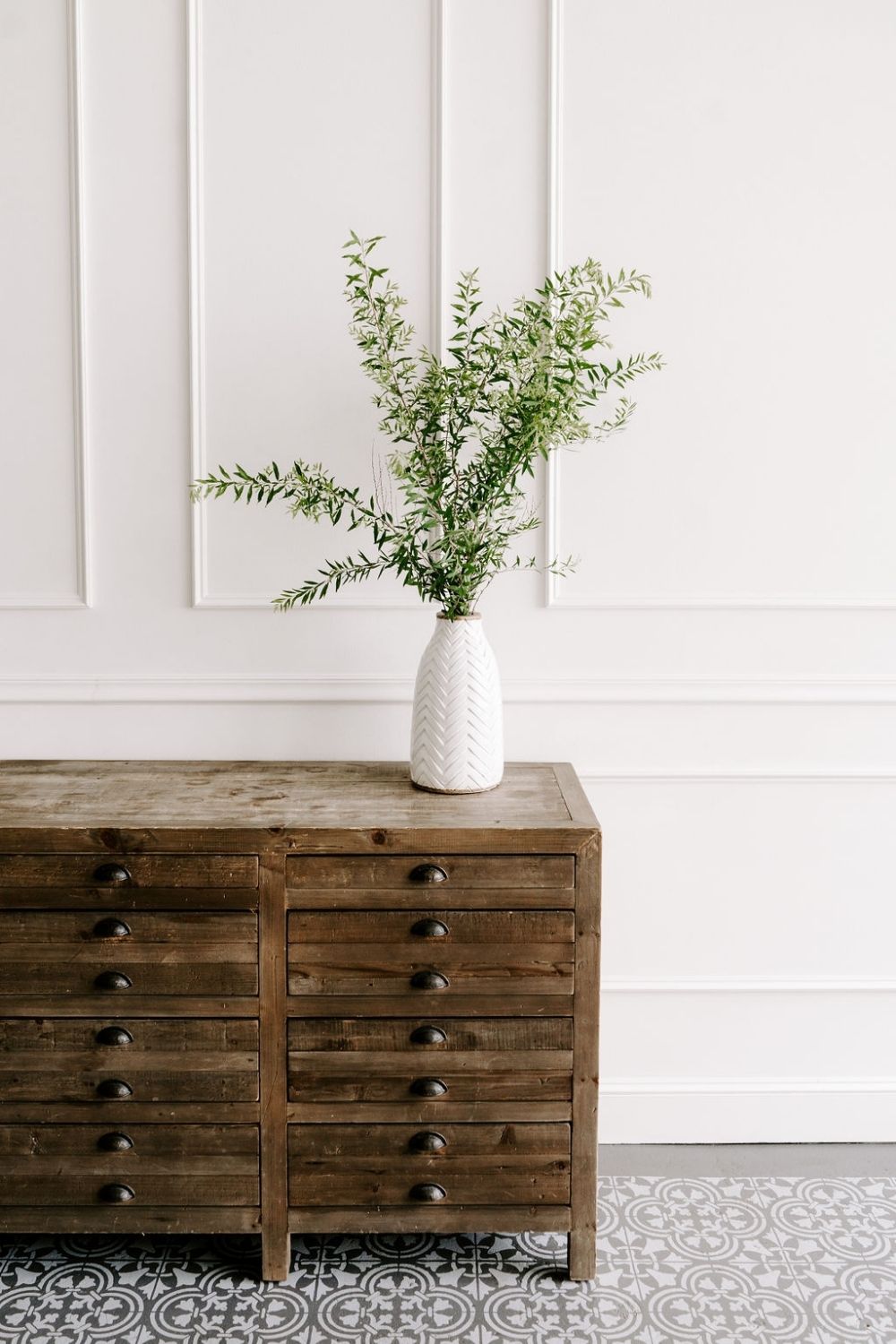 Old drawer plant furniture